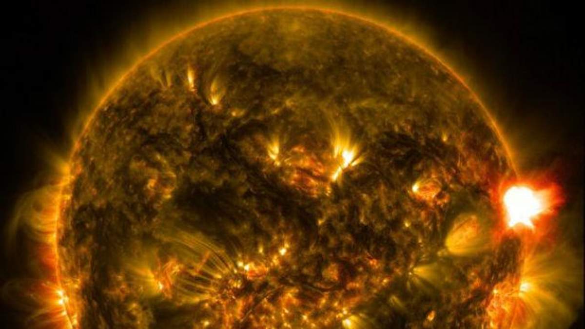 NASA показало Сонце у незвичному кольорі: цікавий знімок