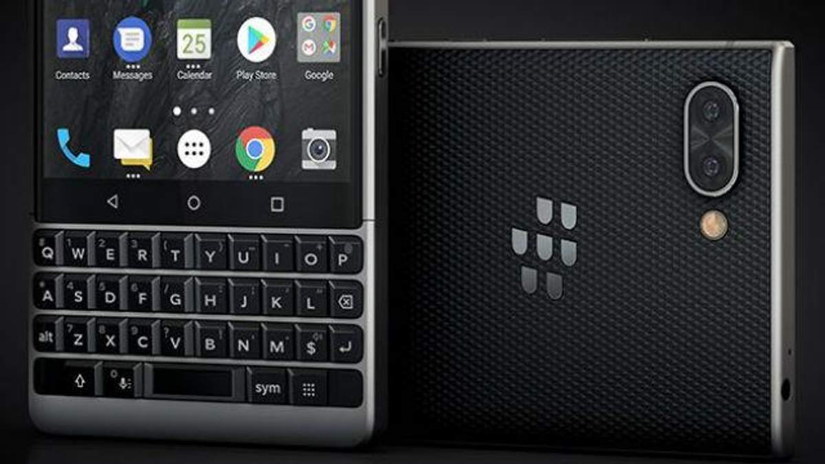З’явились фото кнопкового смартфону BlackBerry Key2 