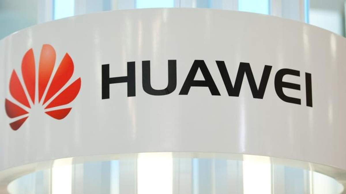Huawei запатентувала новий дизайн безрамкових смартфонів Huawei запатентувала новий дизайн безрамкових смартфонів