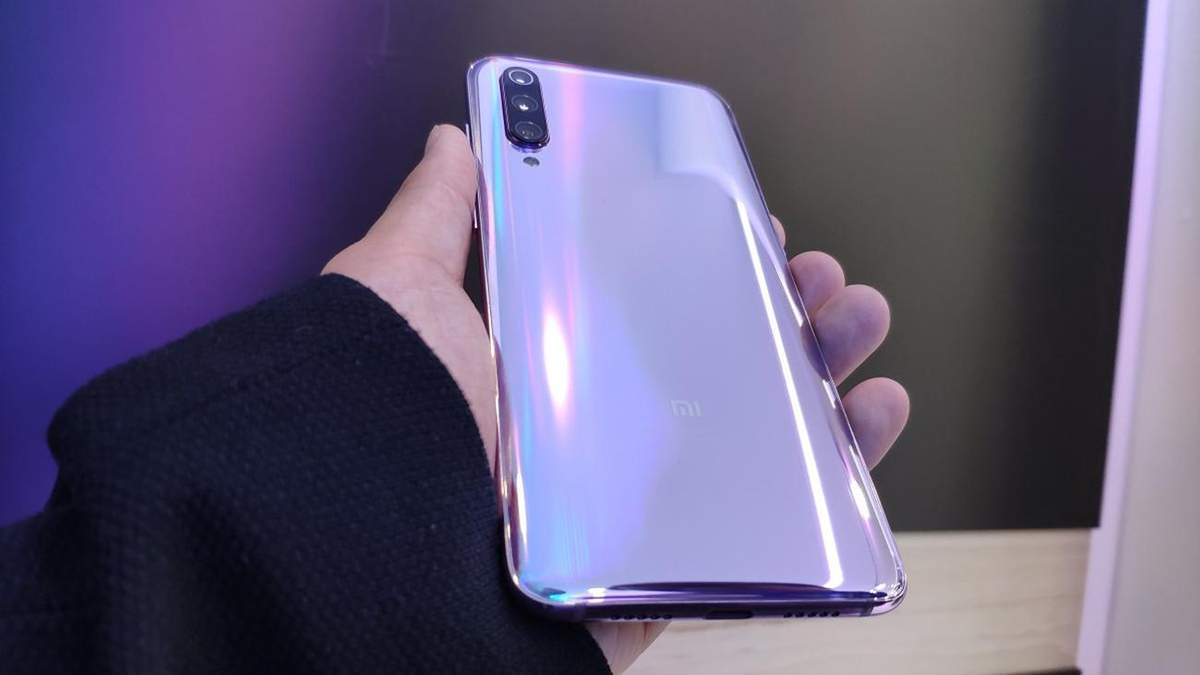 Xiaomi Mi 9 випробували на міцність Xiaomi Mi 9 випробували на міцність