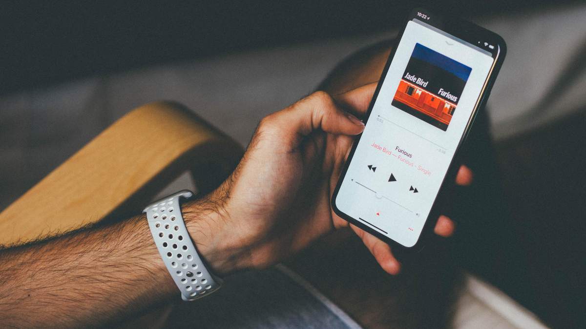 Apple зависит от Amazon Apple зависит от Amazon