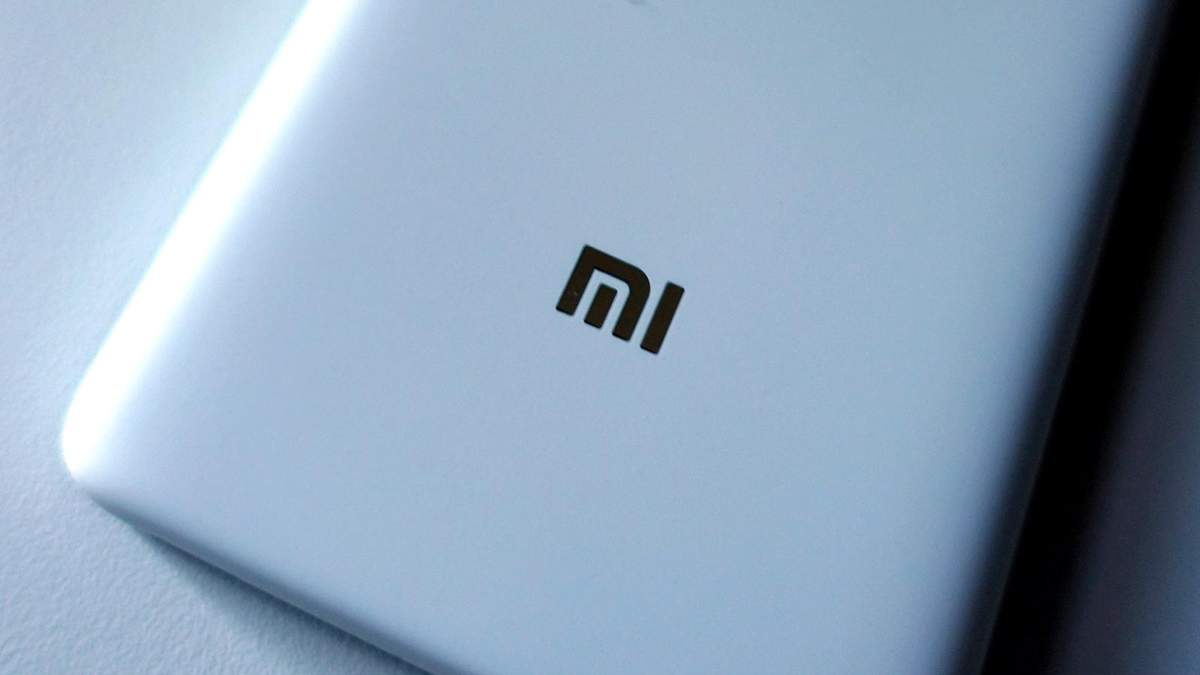 Xiaomi запатентовала странный "вырез" в дисплее Xiaomi запатентовала странный "вырез" в дисплее