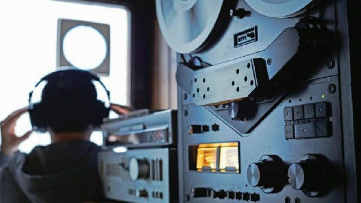 Прослуховування в телефонах та ґаджетах Прослуховування в телефонах та ґаджетах