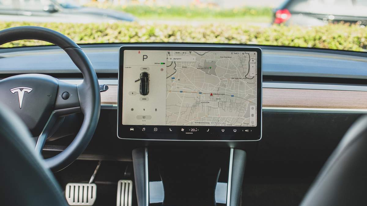 Tesla придбала стартап DeepScale Tesla придбала стартап DeepScale