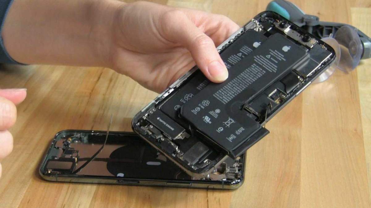 Apple удешевляет производство iPhone Apple удешевляет производство iPhone