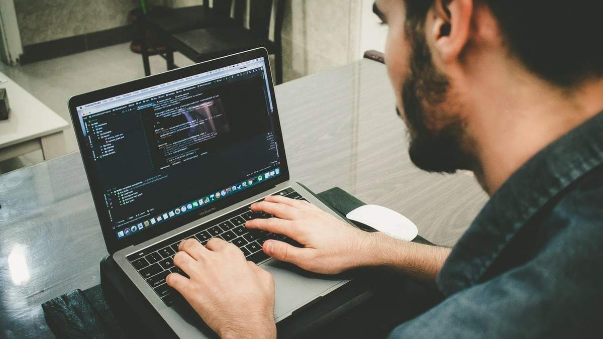 Скільки заробляють українські IT-фахівці Скільки заробляють українські IT-фахівці