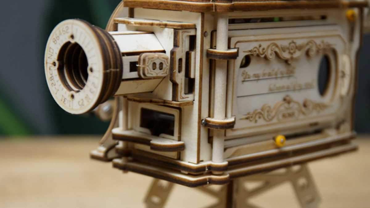 Xiaomi показала деревянный ретро-проектор Xiaomi показала деревянный ретро-проектор