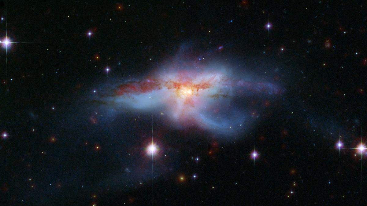 Галактика NGC 6240 Галактика NGC 6240