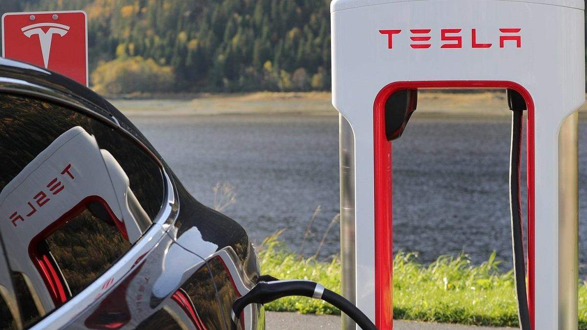 Tesla опережает всех конкурентов в технологичности своих аккумуляторов
