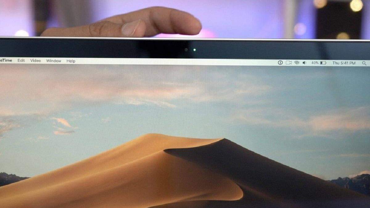 Apple не рекомендует закрывать камеры своих ноутбуков Apple не рекомендует закрывать камеры своих ноутбуков