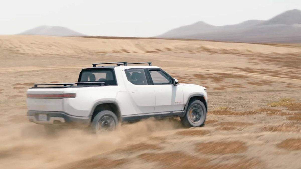 Telsa та Rivian вирішуватимуть питання в суді Telsa та Rivian вирішуватимуть питання в суді