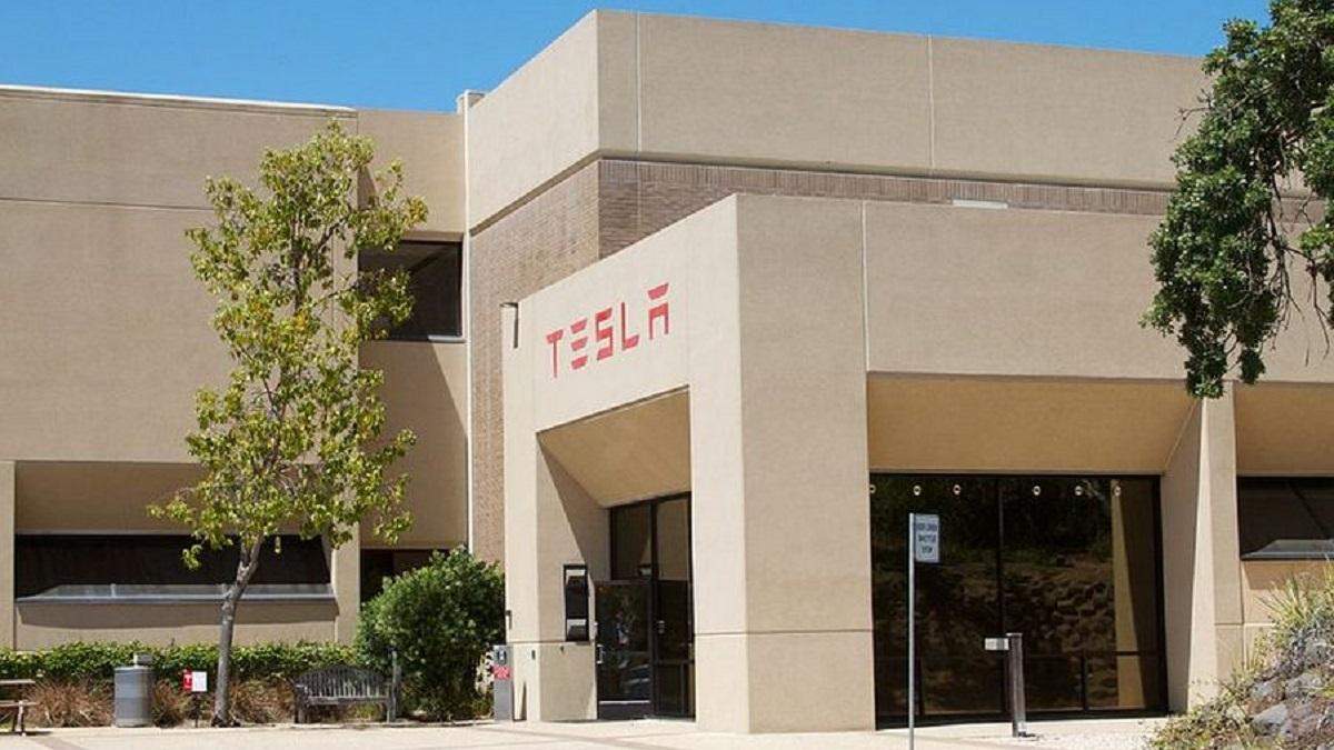 Маск каже, що Tesla готова ділитися своїми технологіями Маск каже, що Tesla готова ділитися своїми технологіями
