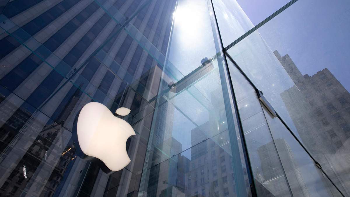 Главу Служби безпеки Apple звинуватили у хабарництві Главу Служби безпеки Apple звинуватили у хабарництві