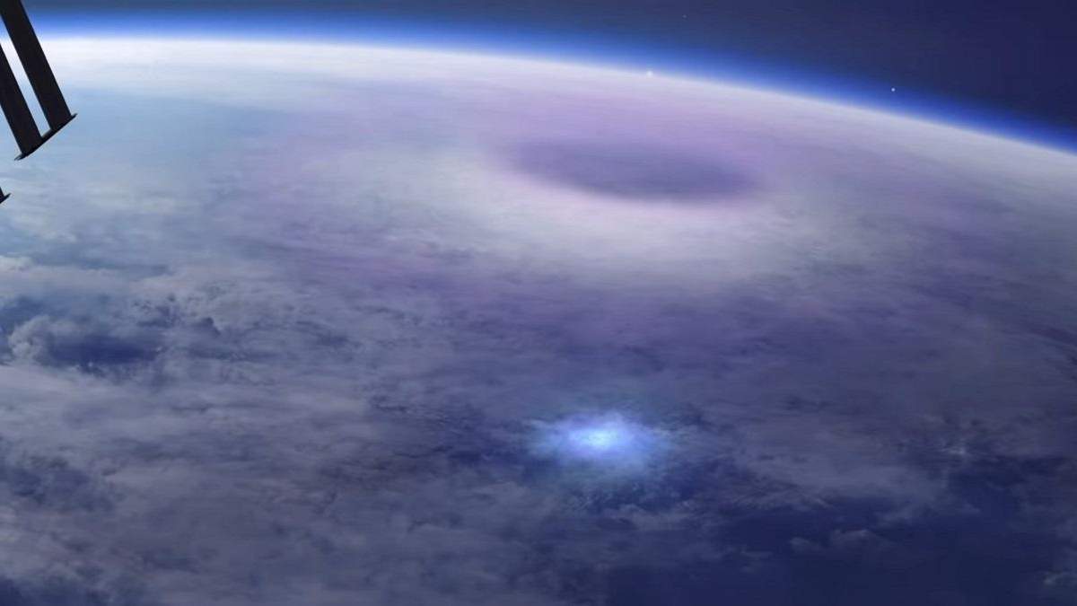 Блискавки над Землею з борту МКС: вражаюче відео