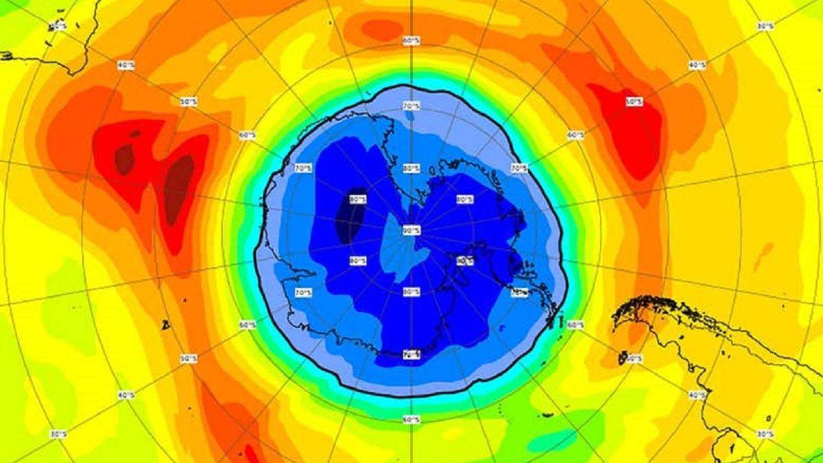 Озоновая дыра над Южным полюсом превысила размеры Антарктиды