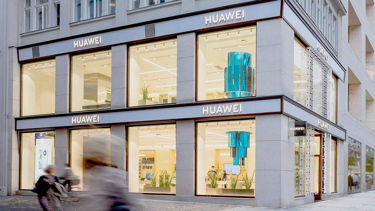Huawei открыла огромный пятиэтажный магазин в центре Вены: фото