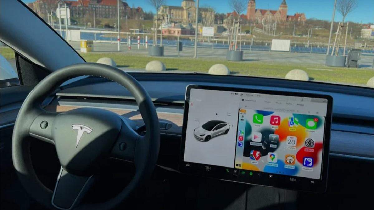 Tesla owner cracked electric car and installed Apple CarPlay using Android