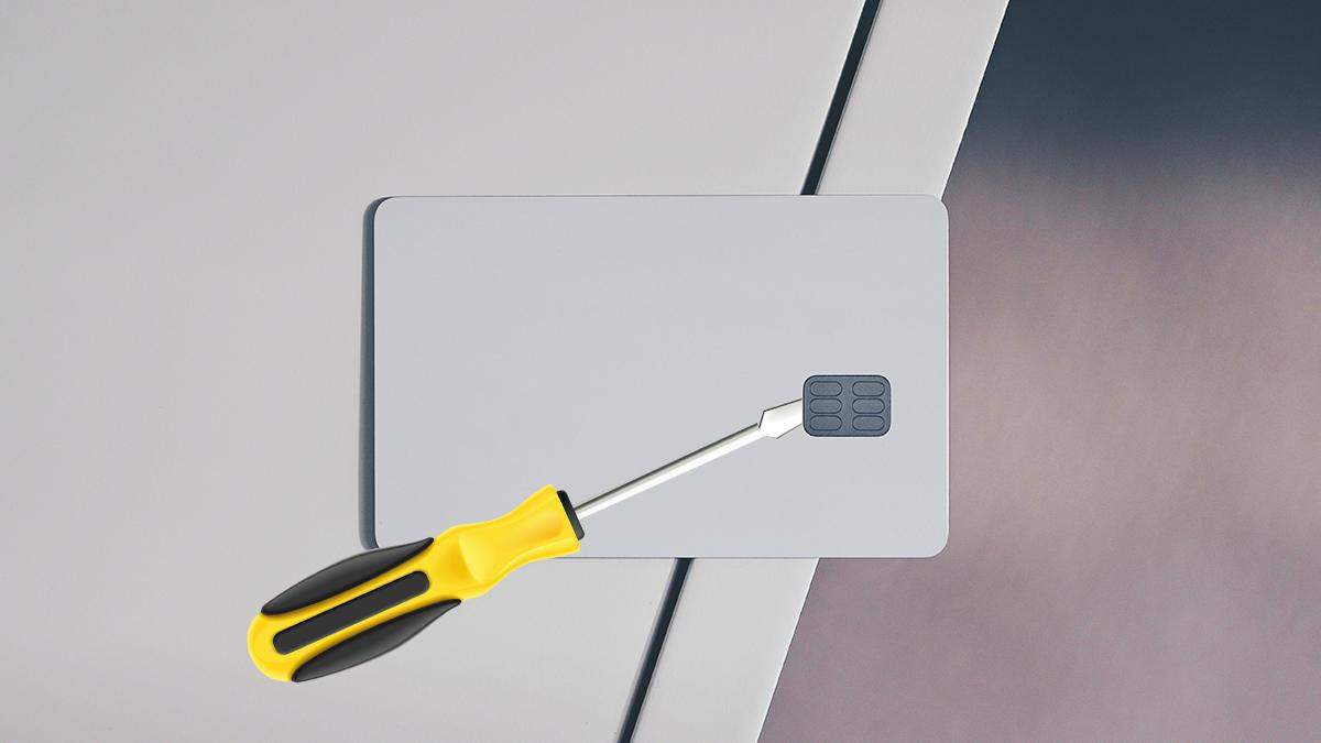 Russia’s last hope: Sberbank knocks out chips on unused cards due to shortage of new cards
