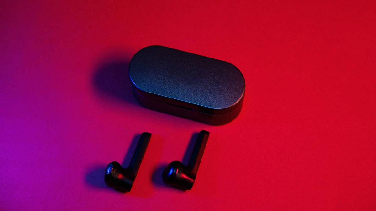 How can wireless headphones be harmful to health?