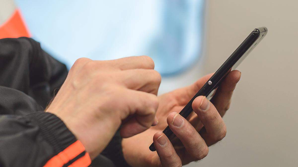 Journalists examined the code for the Anom messenger, created by the FBI to track down criminals.