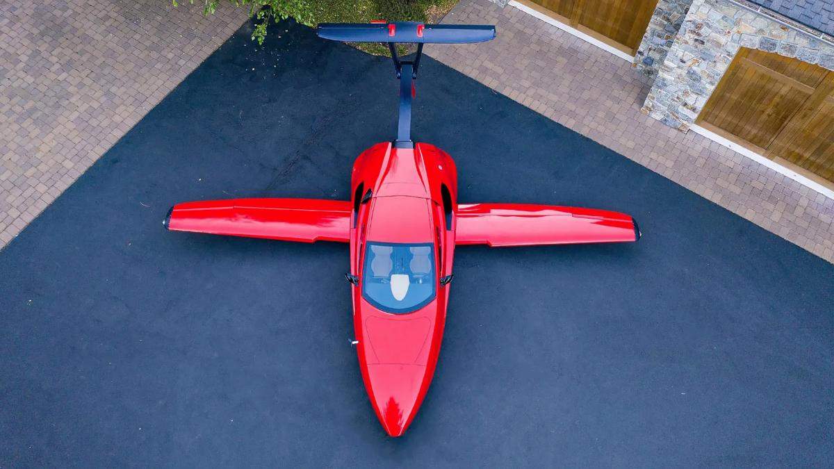 In the USA, the test of the car, which turns into an airplane with one button, is allowed