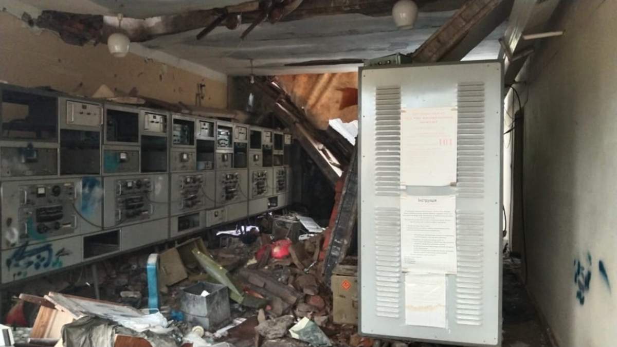 The invaders damaged the large UTR-2 radio telescope in the village of Volokhiv Yar, Kharkiv Oblast.