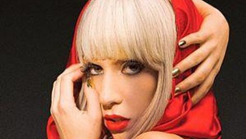 Леди Гага показывает свою жизнь на Gagavision 