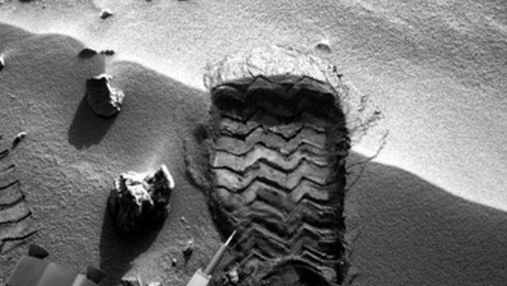 Марсоход Curiosity теряет детали