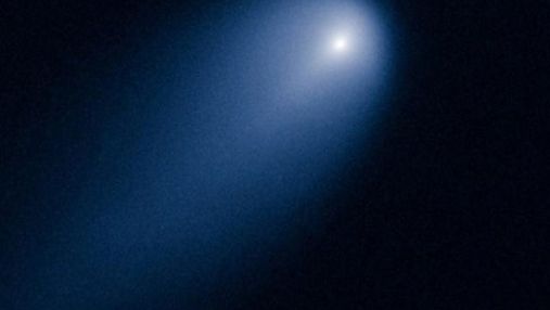 У NASA сфотографували найяскравішу за останні 50 років комету (Фото)