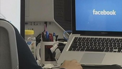 День в истории. 11 лет назад Цукерберг запустил Facebook