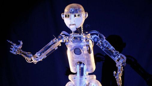Робот-актер: чудо техники собрало аншлаг в театре