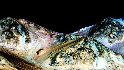 Вчені NASA знайшли рідку воду на Марсі: деталі і фото