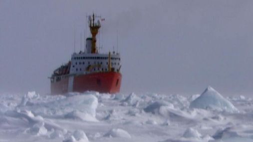 Один с самым мощных ледоколов в мире, который спас сотни людей из ледяного плена