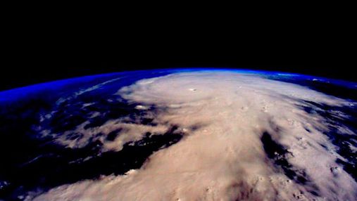 Ураган "Патрісія" видно навіть з космосу: вражаюче відео