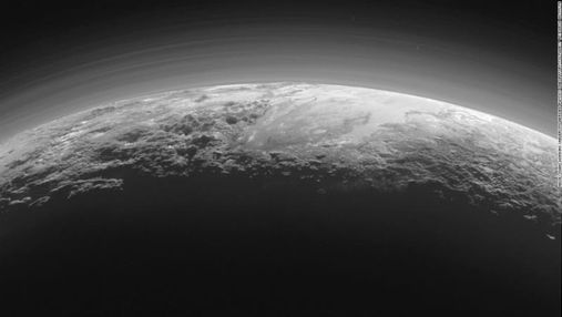 В NASA показали чрезвычайно точные фото Плутона