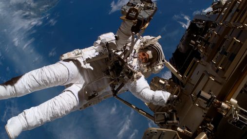 Миссия трех астронавтов завершилась: как выглядит жизнь в космосе