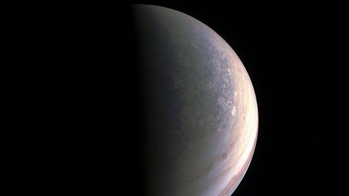 Невероятный Юпитер: NASA опубликовала новые фото самой большой планеты