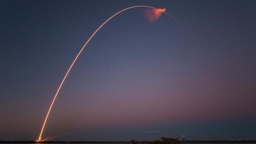 Space X успішно запустила ракету із секретним американським супутником Zuma: відео