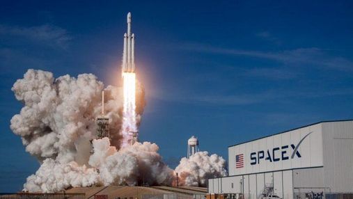 "Роскосмос" считает SpaceX угрозой, но ему будет трудно догнать Маска – блогер про запуск Falcon Heavу