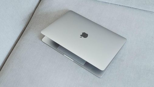 Компанія Apple запатентувала MacBook з двома екранами