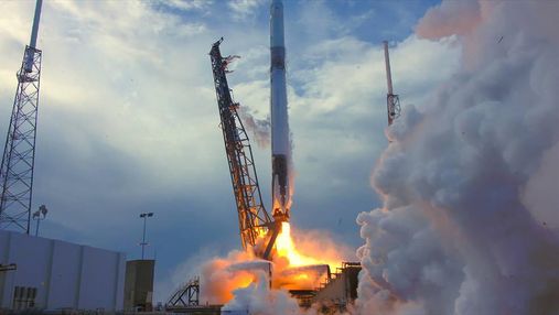 SpaceX запустила Falcon-9 с грузом для МКС
