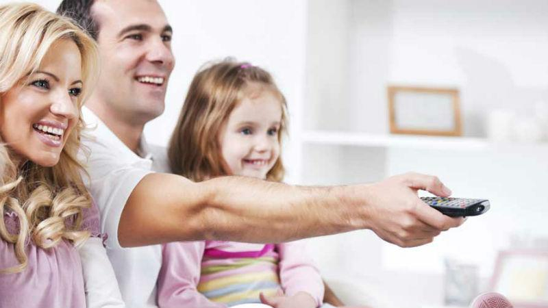 ТОП-3 лучших приставки, которые сделают из обычного телевизора "умный"