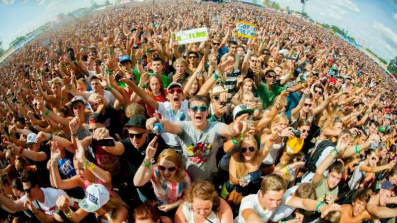 Разработали специальный браслет, который защитит от многих глупостей на фестивалях