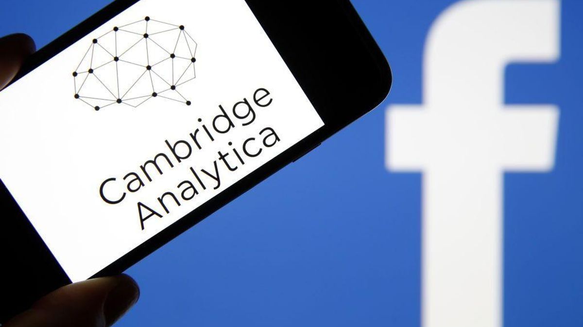 Cambridge Analytica, что незаконно получила данные миллионов пользователей Facebook, закрывается
