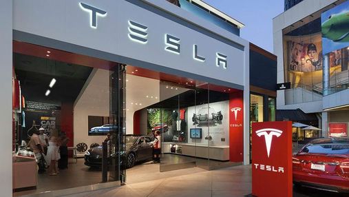 Электрокар Tesla попал в смертельную аварию
