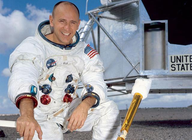 Умер Алан Бин – американский астронавт, побывавший на Луне