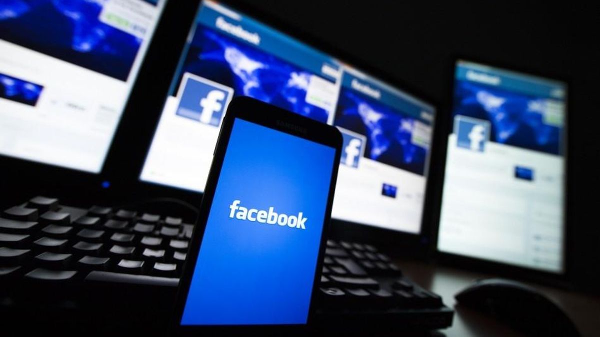 Акции Facebook упали на 24% - причина обвала