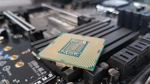 Intel обнародовала дату выхода 10-нанометровых процессоров