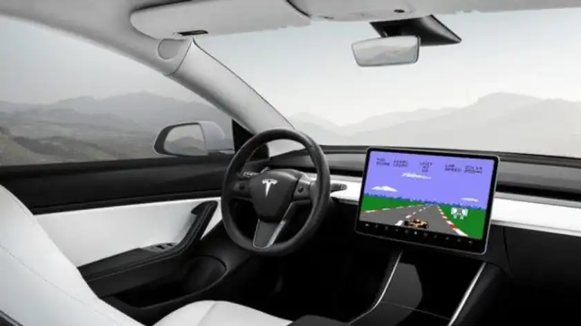 Автомобили Tesla смогут потягаться с Xbox и PlayStation