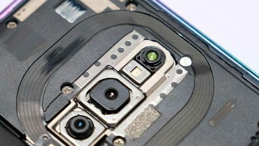 Компанія OPPO теж випустить смартфон з потрійною камерою